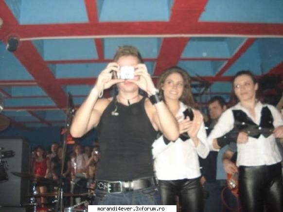 poze ajuns satzi faci poze solo?)