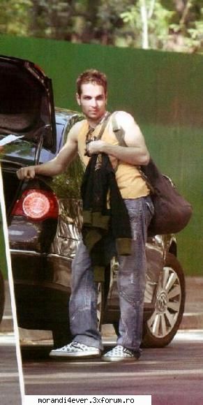 se sprijinea ca deee cikai batran :rotfl: poze