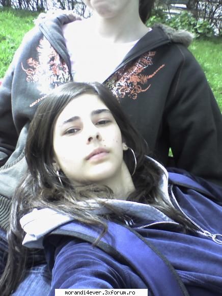 eu sunt ioana si gata ;)