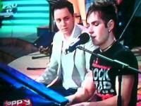 Poze - canta....live...la pian - Andrei Ropcea Tefas